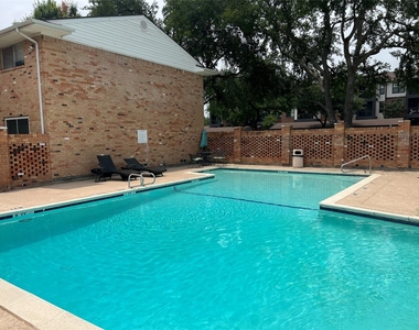 4715 Skillman Street - Photo Thumbnail 21