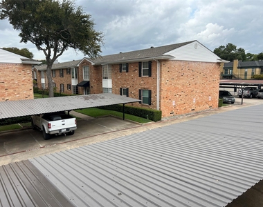 4715 Skillman Street - Photo Thumbnail 4
