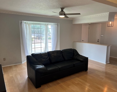 4715 Skillman Street - Photo Thumbnail 13