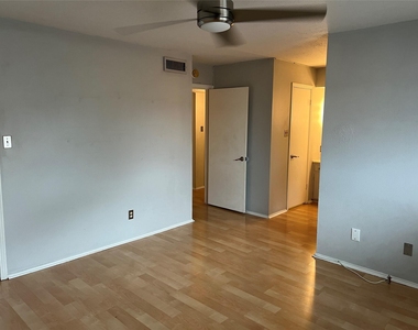 4715 Skillman Street - Photo Thumbnail 16
