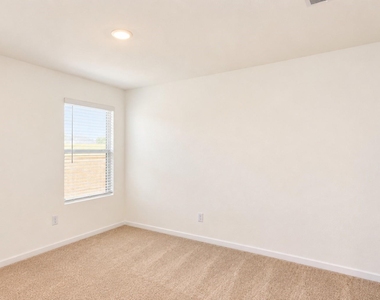 608 Finch Circle - Photo Thumbnail 4