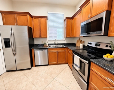 628 Raintree Circle - Photo Thumbnail 13
