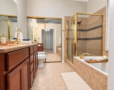 628 Raintree Circle - Photo Thumbnail 5