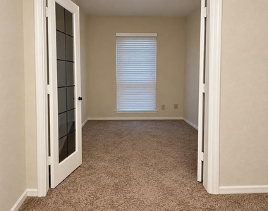 628 Raintree Circle - Photo Thumbnail 26