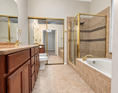 628 Raintree Circle - Photo Thumbnail 6