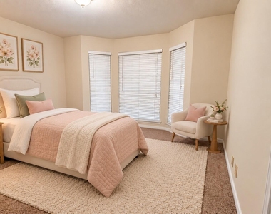 628 Raintree Circle - Photo Thumbnail 23
