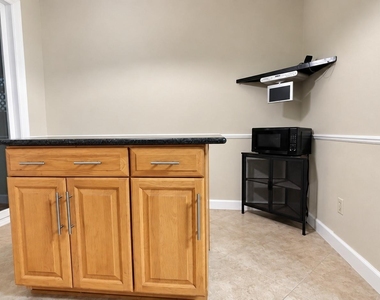628 Raintree Circle - Photo Thumbnail 12