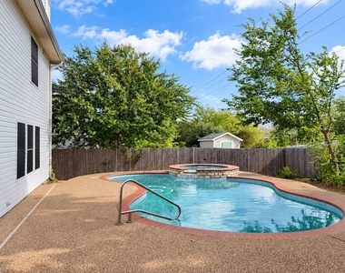 7909 Mosstree Drive - Photo Thumbnail 6
