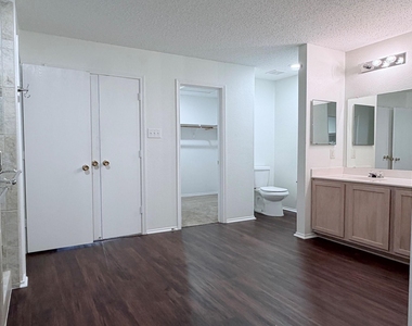 7909 Mosstree Drive - Photo Thumbnail 16