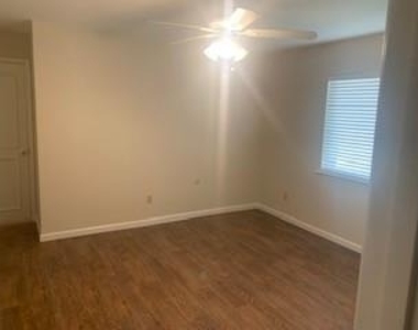 421 Shady Brook Drive - Photo Thumbnail 12