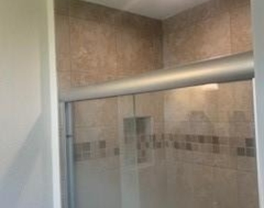 421 Shady Brook Drive - Photo Thumbnail 13