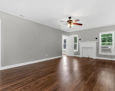 5705 Ross Avenue - Photo Thumbnail 5