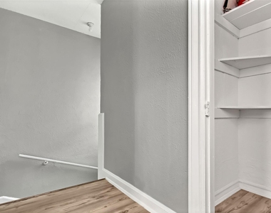 5705 Ross Avenue - Photo Thumbnail 31