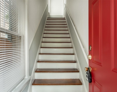 5705 Ross Avenue - Photo Thumbnail 3