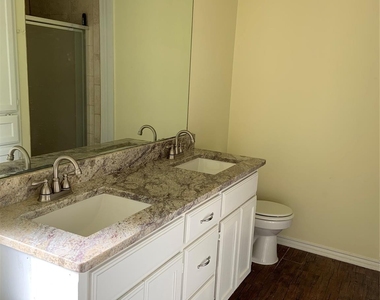 816 Brittany Drive - Photo Thumbnail 13