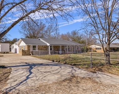 1729 Elliot Drive - Photo Thumbnail 1