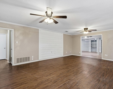 1729 Elliot Drive - Photo Thumbnail 14