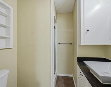 1729 Elliot Drive - Photo Thumbnail 19