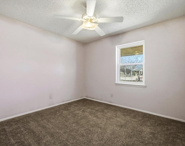 1729 Elliot Drive - Photo Thumbnail 16