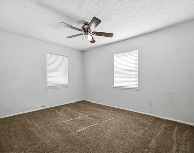 1729 Elliot Drive - Photo Thumbnail 17