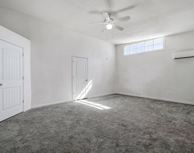 1729 Elliot Drive - Photo Thumbnail 31