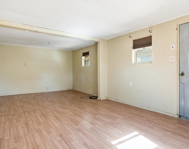 1729 Elliot Drive - Photo Thumbnail 36