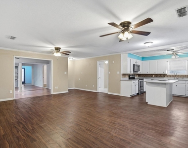 1729 Elliot Drive - Photo Thumbnail 6