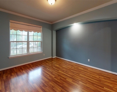 8068 Caladium Drive - Photo Thumbnail 3