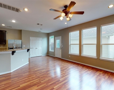 8068 Caladium Drive - Photo Thumbnail 5