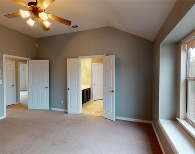 8068 Caladium Drive - Photo Thumbnail 12