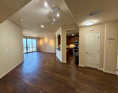 330 Las Colinas Boulevard E - Photo Thumbnail 4