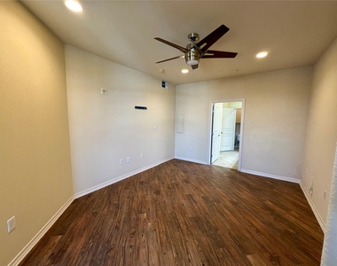 330 Las Colinas Boulevard E - Photo Thumbnail 11