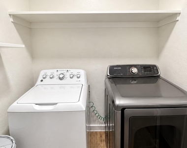 1102 Hamilton Street - Photo Thumbnail 12