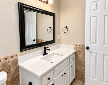 1102 Hamilton Street - Photo Thumbnail 7