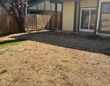 408 Benjamin Street - Photo Thumbnail 20