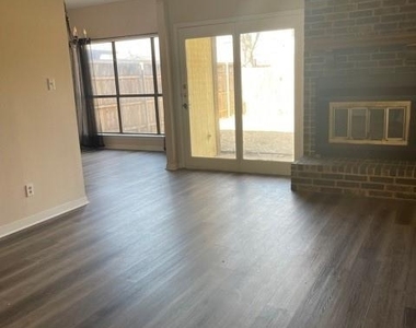 408 Benjamin Street - Photo Thumbnail 3