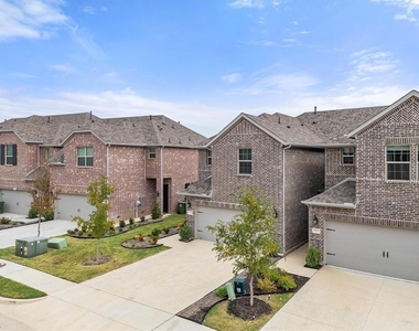 593 Hutchinson Lane - Photo Thumbnail 33