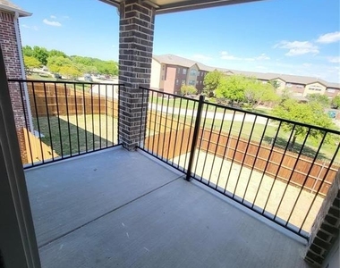 593 Hutchinson Lane - Photo Thumbnail 30