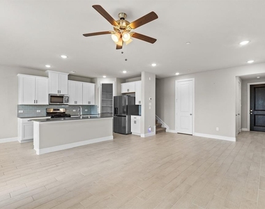 593 Hutchinson Lane - Photo Thumbnail 7