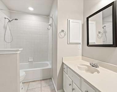 1653 Glenmore Drive - Photo Thumbnail 37