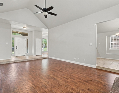 1653 Glenmore Drive - Photo Thumbnail 10