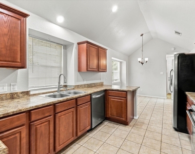 1653 Glenmore Drive - Photo Thumbnail 19