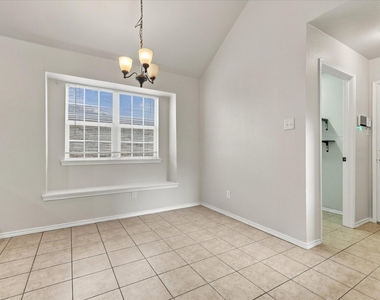 1653 Glenmore Drive - Photo Thumbnail 23