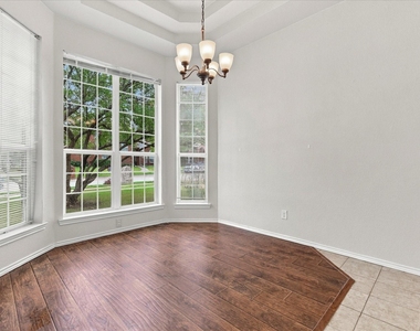 1653 Glenmore Drive - Photo Thumbnail 12