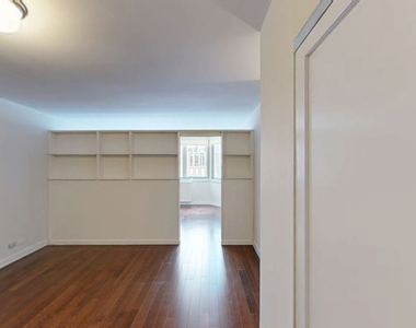 401 E 34th St - Photo Thumbnail 3