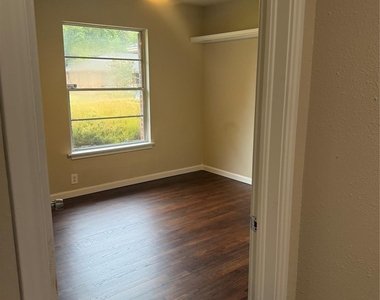 7254 Edgerton Drive - Photo Thumbnail 9