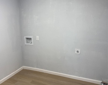 7254 Edgerton Drive - Photo Thumbnail 13
