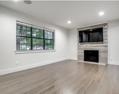 6811 Walnut Hill Lane - Photo Thumbnail 5