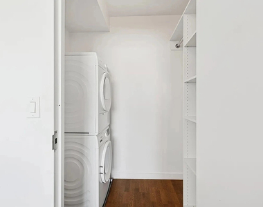 420 West 42nd Street - Photo Thumbnail 8