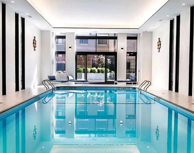 250 West 50th Street - Photo Thumbnail 7